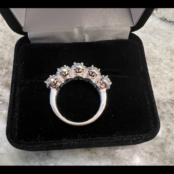 New 18k Rose gold & 925 Sterling Silver Anniversary band. 💍🤍 - Picture 9 of 9